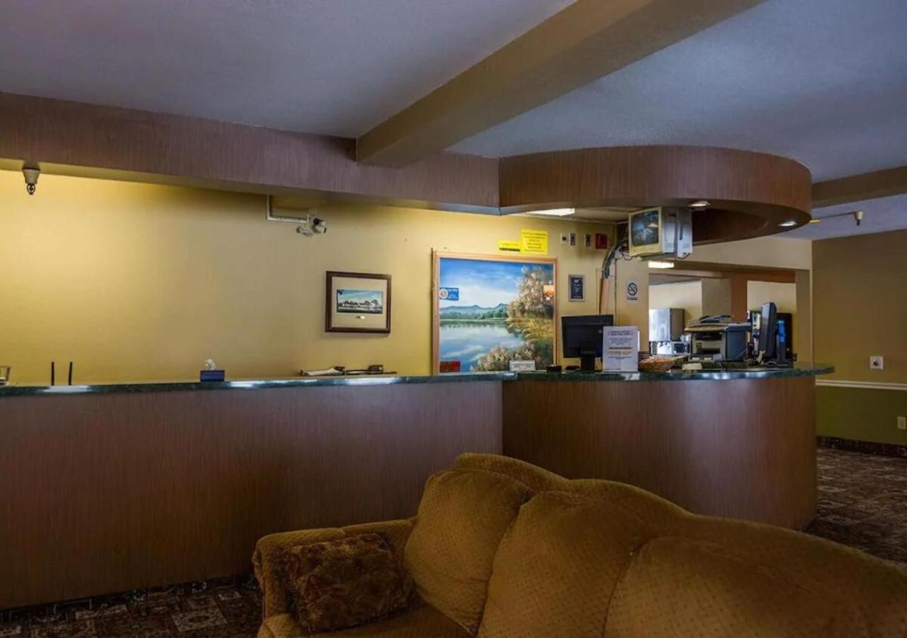 Norwood Inn Minneapolis 罗斯维尔 外观 照片