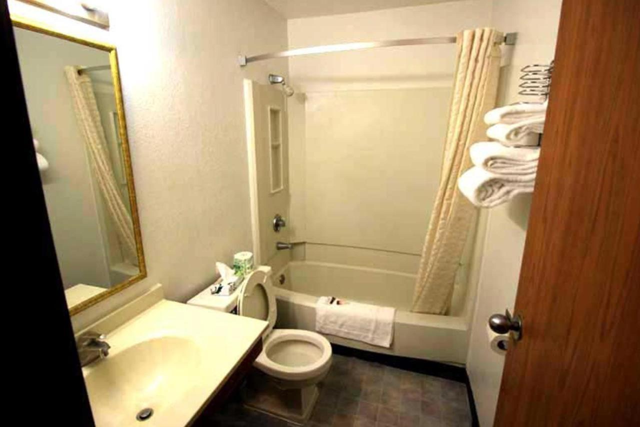 Norwood Inn Minneapolis 罗斯维尔 外观 照片